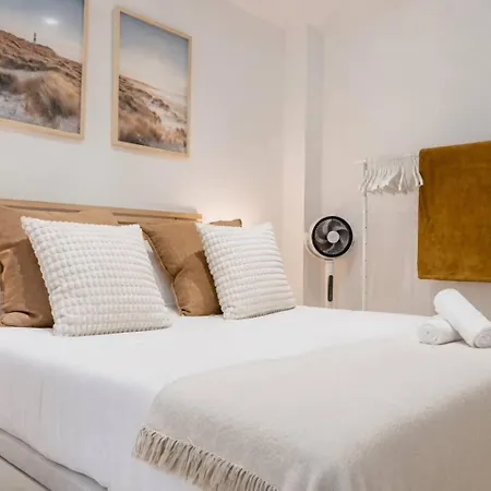 Apartment Modern Loft Near Roig Arena