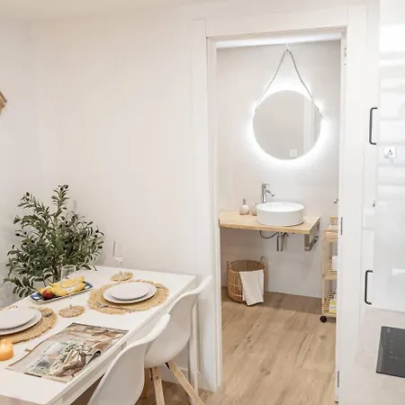 Daire Modern Loft Near Roig Arena