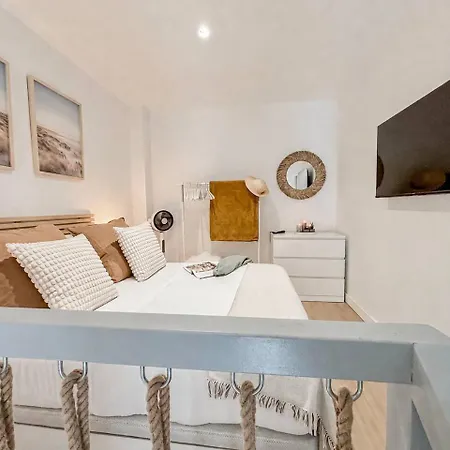 Apartment Modern Loft Near Roig Arena