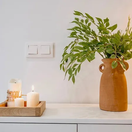 Modern Loft Near Roig Arena Daire *